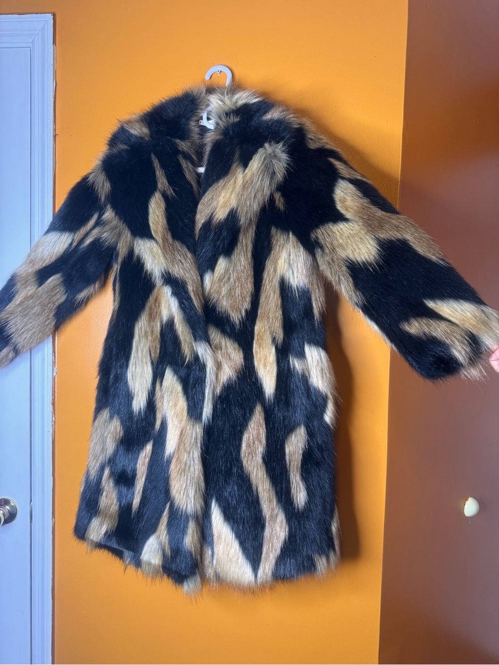 NWOT Alice + Olivia Yetta Faux Fur Coat In Black Medium Brown. Size S - Picture 3 of 16